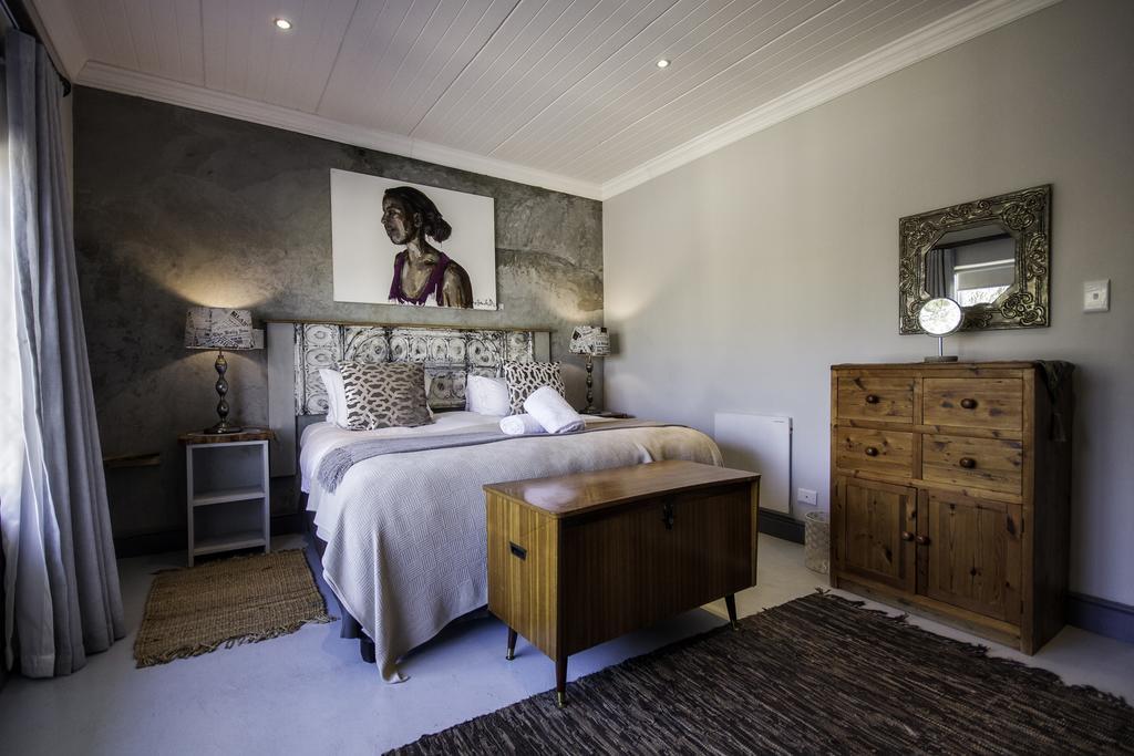 A Hilltop Country Retreat *