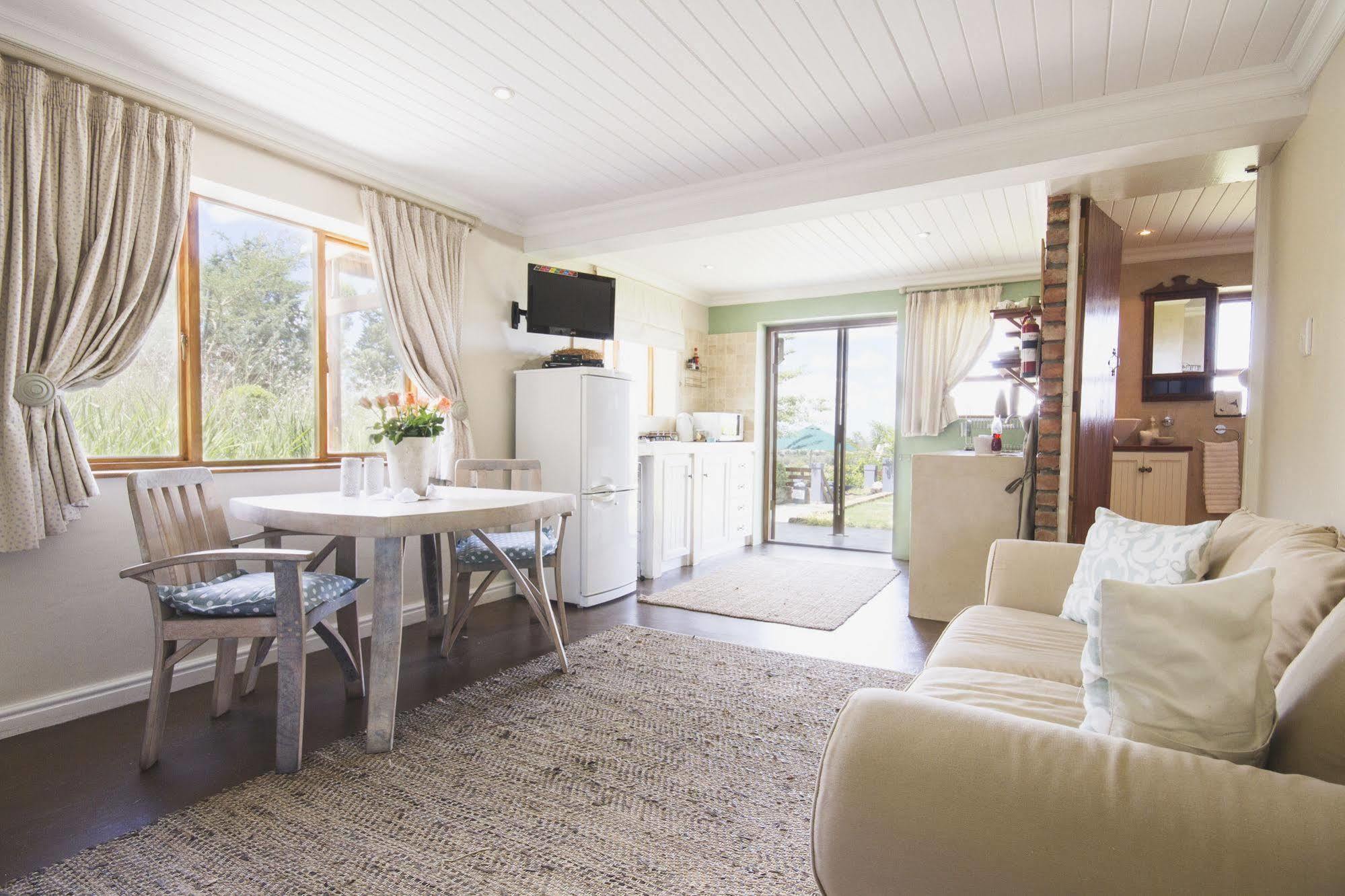 Lodge A Hilltop Country Retreat *